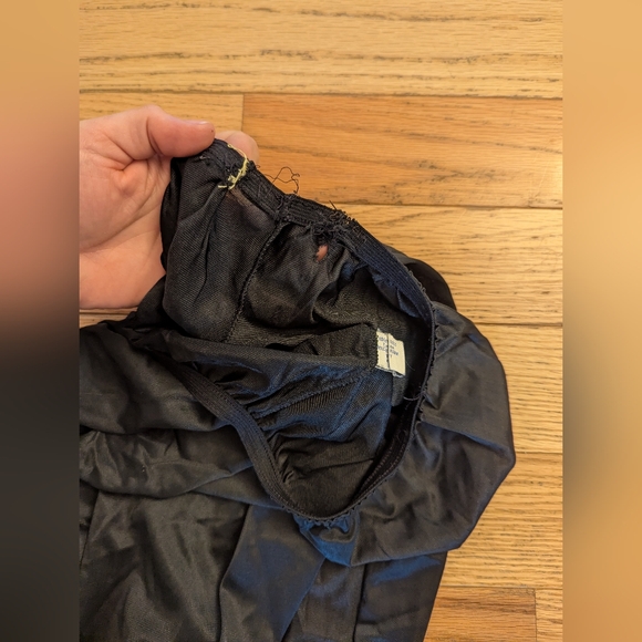 ☃️FLASH SALE☃️Vintage Black Silk Women's Slips And Accessories - Picture 9 of 10